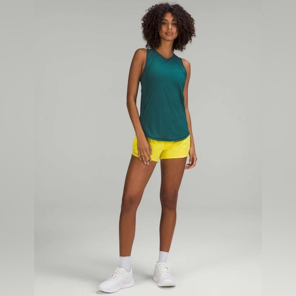 Lululemon Hotty Hot High-Rise Lined Short 4", Size 6 - Picture 1 of 13